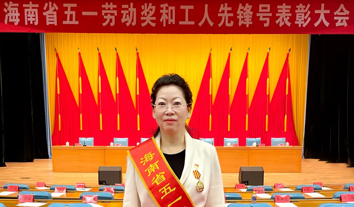 6d89e5f01b7a47ee8cfdf922cd563211